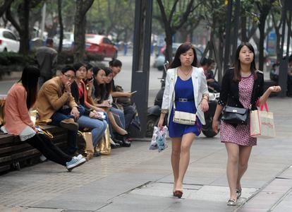 女子裸辞半年转行当绿领收入翻番